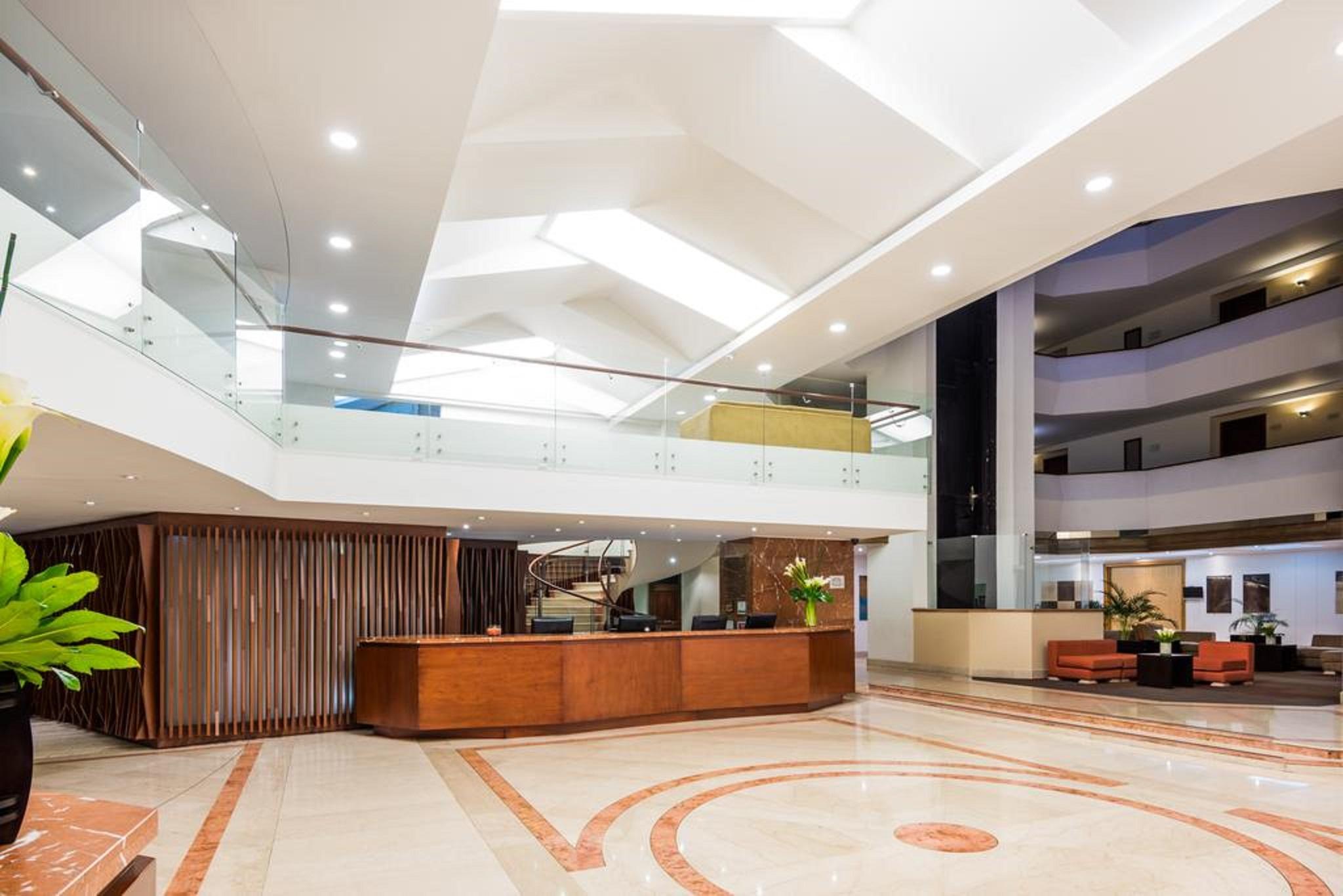 Hotel Cosmos 100 And Centro De Convenciones
