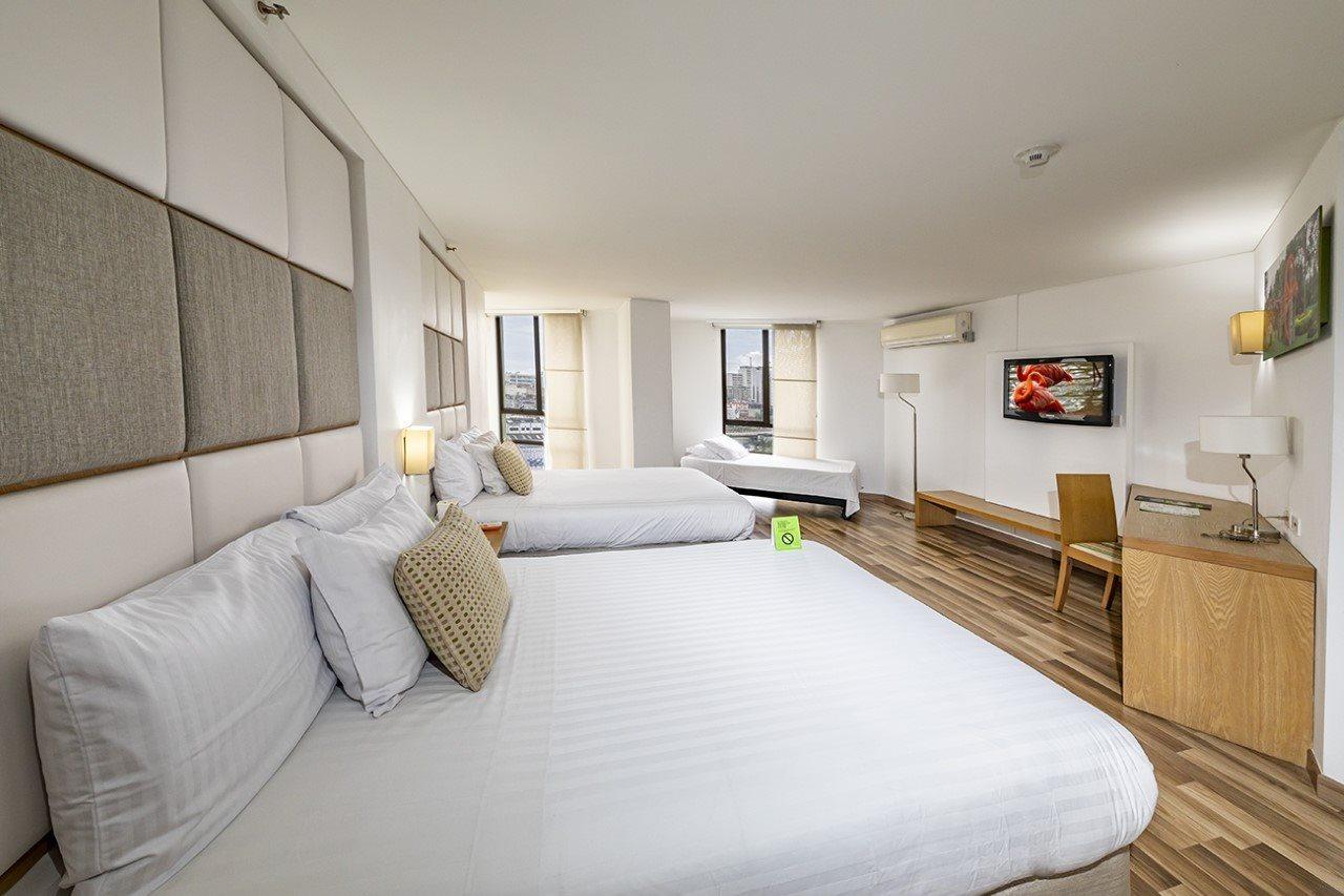 Hotel Cosmos 100 And Centro De Convenciones 5*