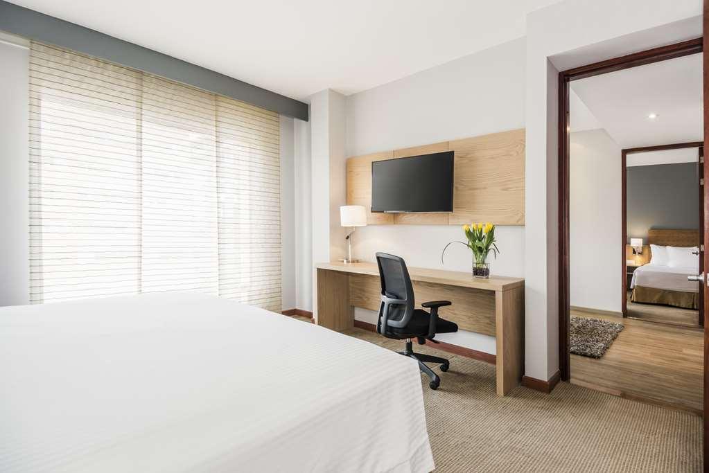 Hotel Cosmos 100 And Centro De Convenciones 5*
